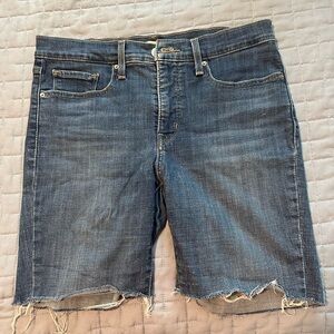 Levi’s 312 Shaping Slim Casual Denim Cutoff Shorts